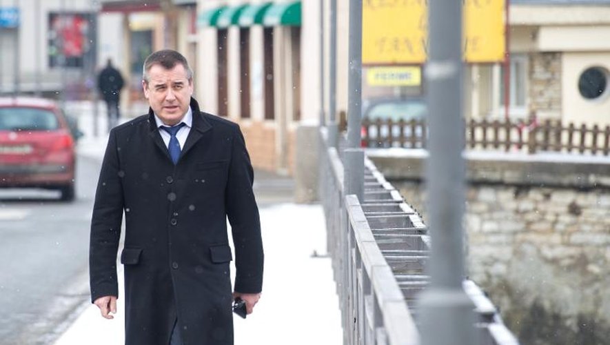 Le candidat du PS à la législative du Doubs, Frédéric Barbier, va voter le 8 février 2015 à Pont-de-Roide