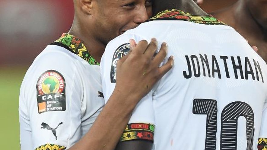 Les larmes d'André Ayew et Jonathan Mensah après la défaite du Ghana en finale de la CAN devant la Côte d'Ivoire, le 8 février 2015 à Bata