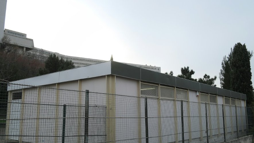 Un bâtiment préfabriqué à l'école Saint-Louis-Consolat le 2 février 2016 à Marseille