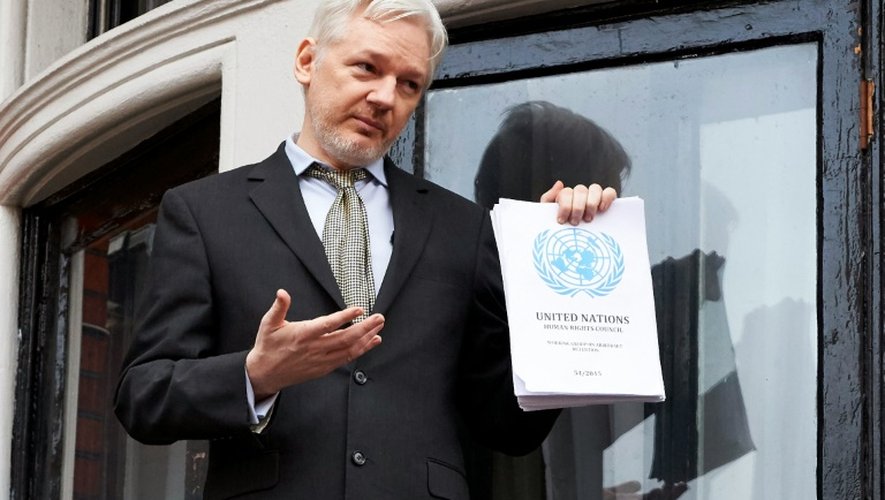 Julian Assange sur le balcon de l'ambassade d'Equateur à Londres, le 5 février 2016