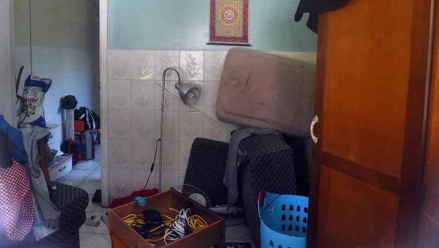 L'intérieur de la maison où deux hommes, Omar Al-Kutobi et Mohamed Kiad, 25 ans, ont été appréhendés par la police, le 11 février 2015 à Fairfield, dans la banlieue de Sydney