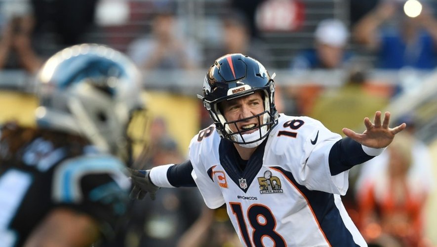 Le quarterback Peyton Manning des Denver Broncos lors du Super Bowl contre les Carolina Panthers, à Santa Clara, en Californie, le 7 février 2016