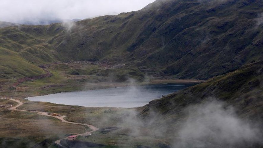 Le lac Perol dans la mine de Conga à Cajamarca, au Pérou, le 23 novembre 2011