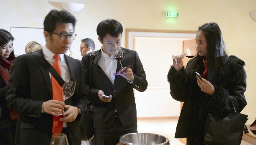 Des étudiants chinois en oenologie à Bordeaux, le 18 novembre 2014