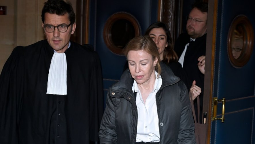 Patricia Ménard, l'ex-épouse de Jérôme Cahuzc, à la sortie du tribunal le 10 janvier 2016 à Paris