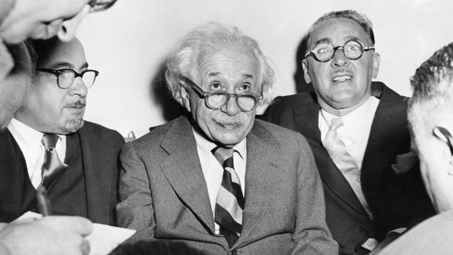 Albert Einstein à l'université de Princeton le 15 mars 1954. Le monde scientifique retient son souffle dans l'attente jeudi après-midi d'une annonce sur les fameuses ondes gravitationnelles théorisées par Albert Einstein