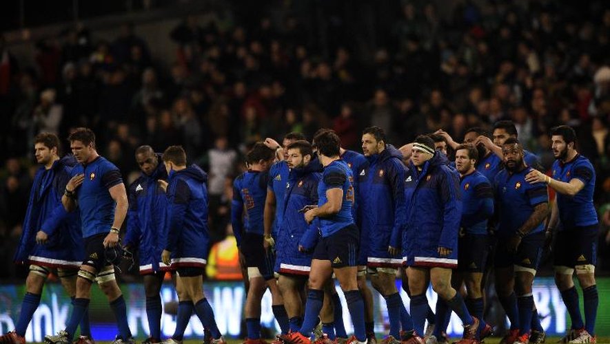 Le XV de France à l'issue de son match perdu face à l'Irlande à Dublin lors du Tournoi des six nations, le 14 février 2015