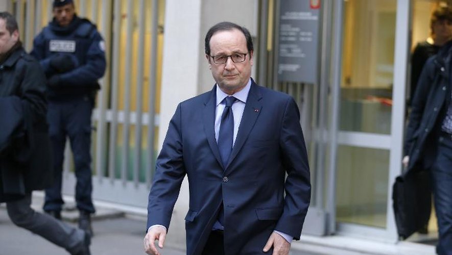 François Hollande quitte l'ambassade du Danemark à Paris le 15 février 2015