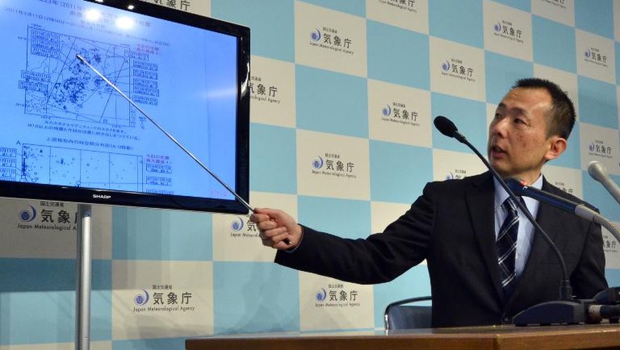 Un exepert de l'agence de météo japonaise lors d'une conférence de presse le 17 février 2015 à Tokyo