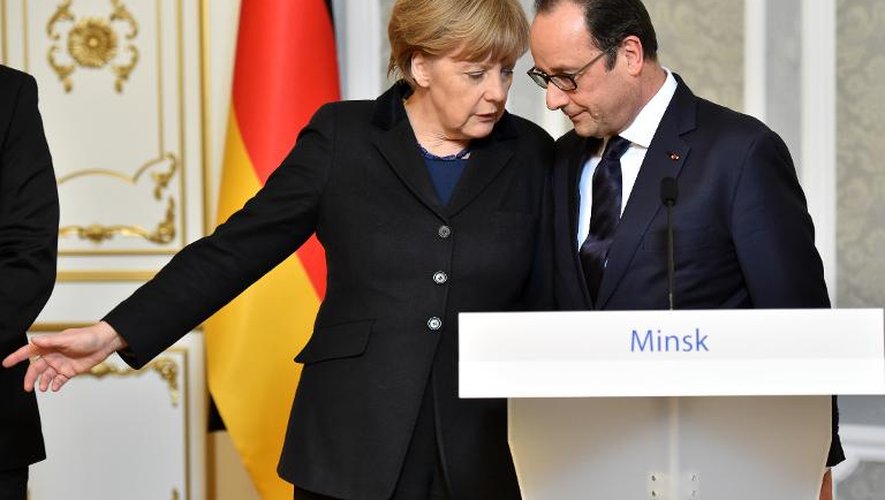 La chancelière allemande Angela Merkel et le président français François Hollande le 12 février 2015 à Minsk