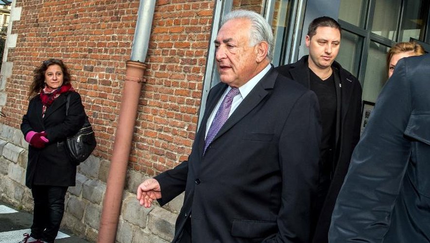 L'ancien chef du FMI, Dominique Strauss-Kahn, quitte son hôtel lillois, le 18 février 2015