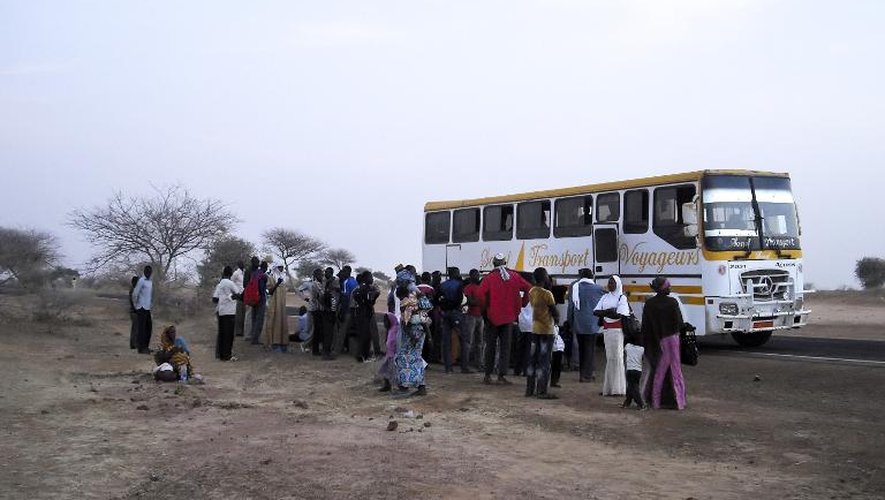 Des personnes fuyant les violences de Boko Haram, près de la frontière entre le Niger et le Nigeria, le 13 février 2014