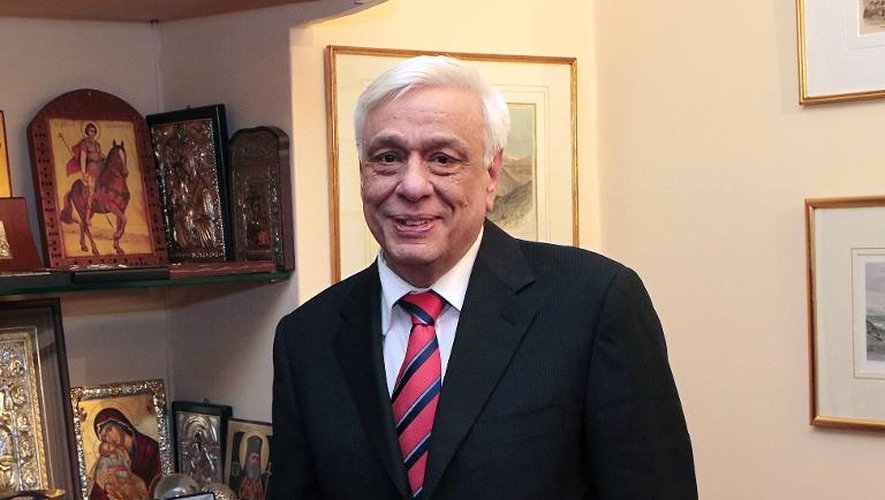 Le nouveau président grec Prokopis Pavlopoulos dans son bureau le 18 février 2015 à Athènes