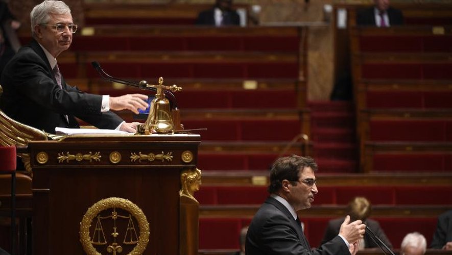 Le chef de file des députés UMP Christian Jacob s'exprime à l'Assemblée nationale, sous les yeux de Claude Bartolone, en ouverture du débat sur la motion de censure du gouvernement, le 19 février 2015
