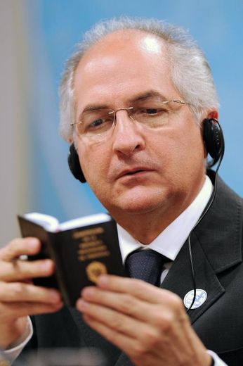 Le maire de Caracas Antonio Ledezma, le 27 octobre 2009 lors d'une visite au Brésil