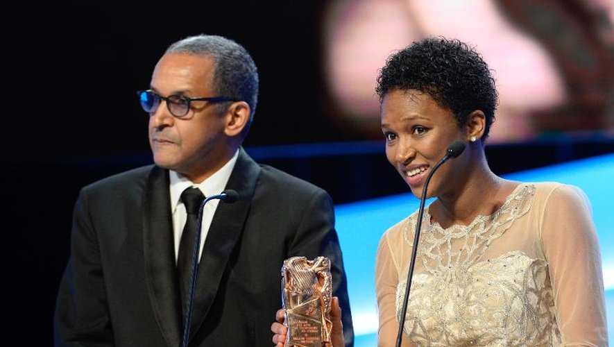 La scénariste de "Timbuktu" Kessen Tall et le réalisateur mauritanien du film Abderrhamane Sissako lors de la remise des César le 20 février 2015 au théâtre du Châtelet