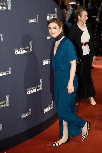 L'actrice Julie Gayet arrive au théâtre du Châtelet pour participer à la cérémonie des César