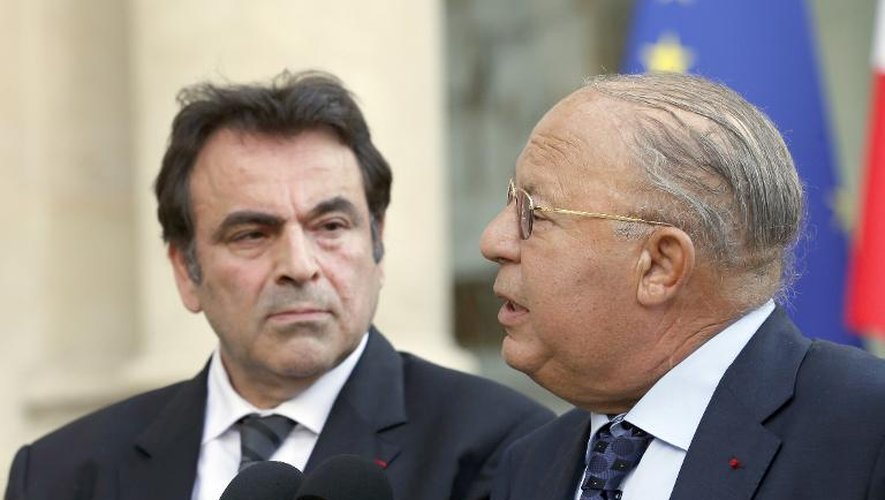 Le président du CFCM Dalil Boubakeur (d), au côté du président du Consistoire central israélite de France, Joël Mergui, le 21 juillet 2014 à Paris