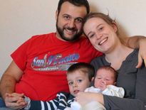 «J'étais en mode survie» : le témoignage du papa accoucheur