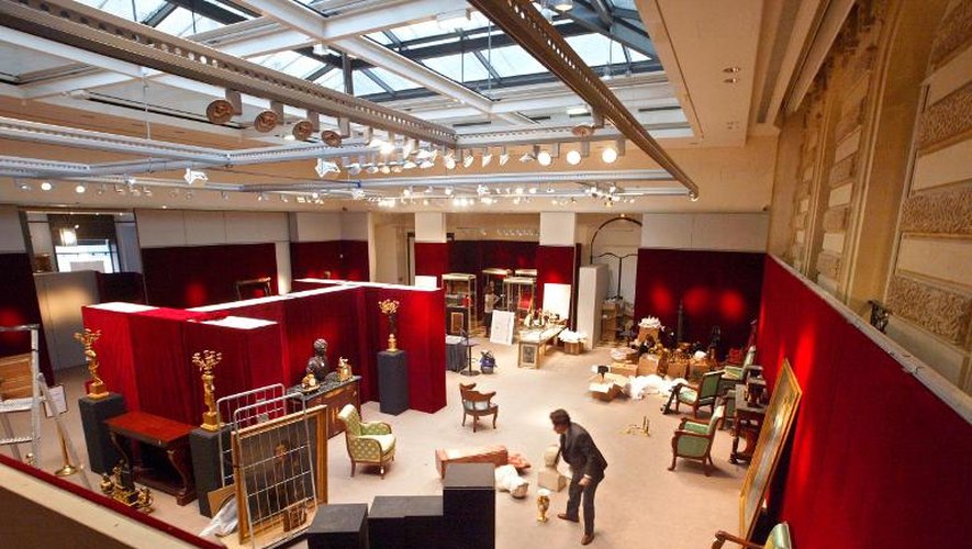Une des salles de la maison aux enchères britannique Sotheby's à Paris le 27 novembre 2003