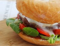 Côté cuisine : découvrez le bagel au boeuf fermier d'Aubrac
