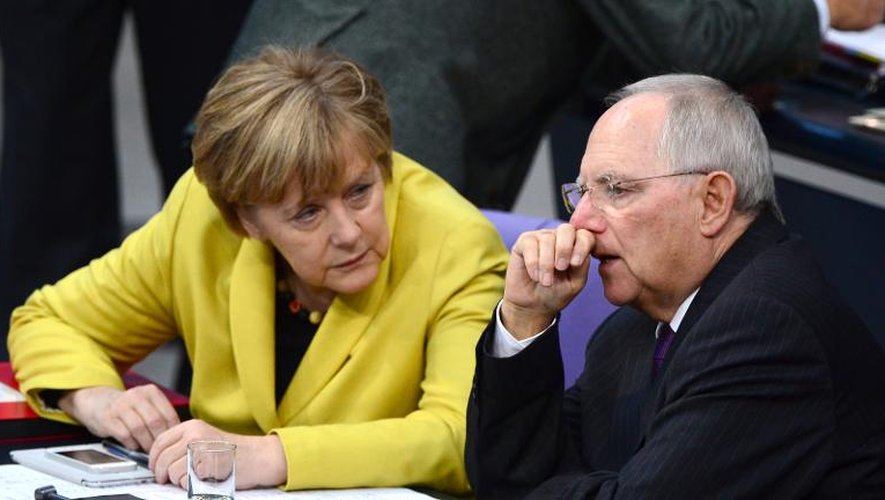 La chancelière allemande Angela Merkel et son ministre des Finances  Wolfgang Schäuble le 20 février 2015 au Bundestag à Berlin