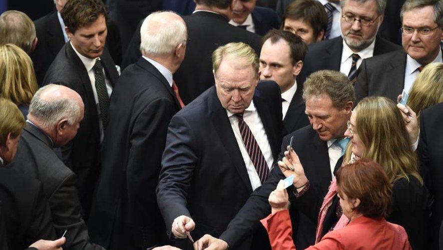 Vote des députés allemands pour lever l'aide à la Grèce le 27 février 2015 au Bundestag à Berlin