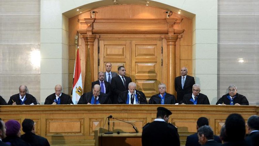 La Cour constitutionnelle égyptienne réunie lors d'une session consacrée à l'organisation des élections législatives, le 1er mars 2015 au Caire