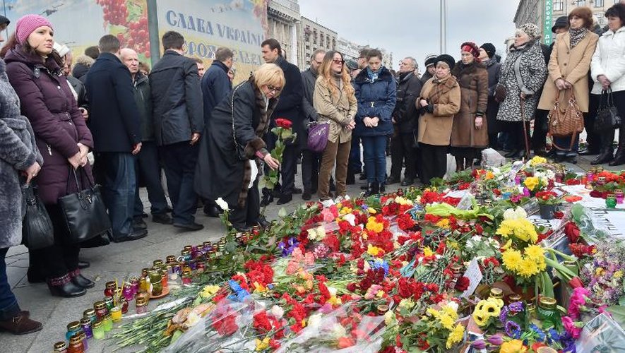A Kiev, sur la place de l'indépendance, hommage le 1er mars 2015 à l'opposant russe Boris Nemtsov, assassiné deux jours plus tôt