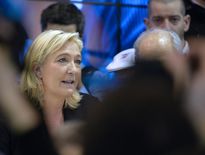 Départementales: le FN devance l'UMP, le PS distancé, selon un sondage