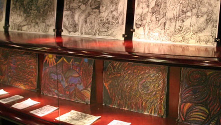 Les Nouveaux Troubadours et le musée des Arts Buissonniers de St-Sever-du-Moustier, propose une expo intitulée Kurhajec et Philippi, deux artistes singuliers, à l’hôtel de ville.