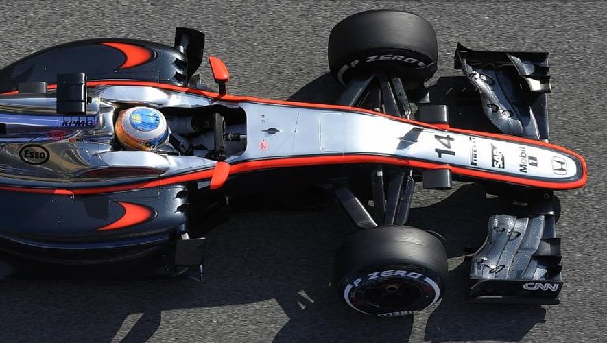La McLaren Honda du pilote espagnol Fernando Alonso lors d'essais d'avant-saison sur le circuit de Catalogne à Montmelo, près de Barcelone, le 20 février 2015;