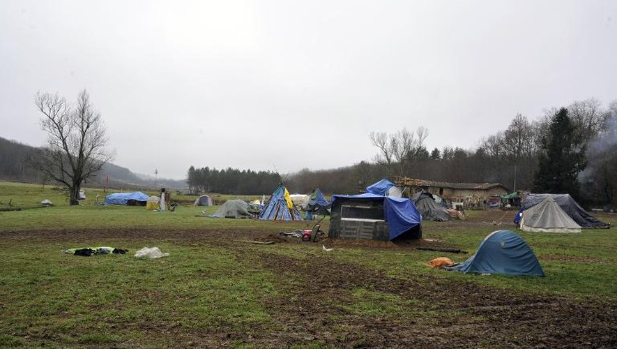 Camp mis en place par des zadistes sur le site du Testet le 6 janvier 2015