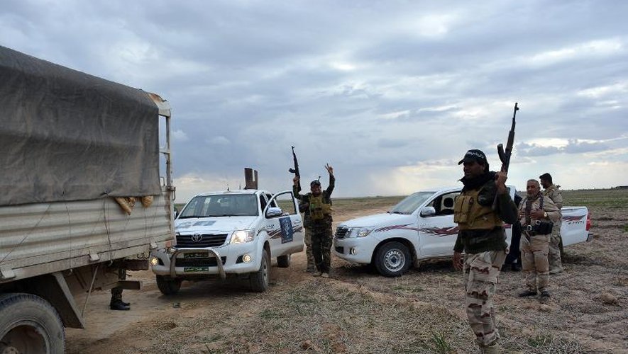 Les forces gouvernementales irakiennes prennent position dans le nord de la province de Diyala alors qu'elles participent à un assaut contre les jihadistes, le 4 mars 2015