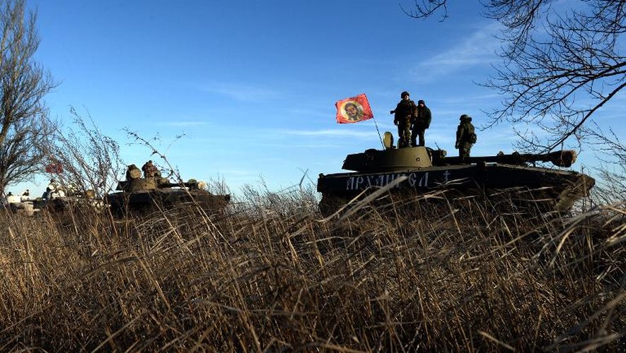 Un convoi de séparatistes prorusses, le 25 février 2015 à Starobechevo dans la région de Donetsk