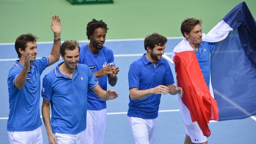 La joie de l'équipe de France de Coupe Davis après sa qualification pour les quarts de finale aux dépens de l'Allemagne, le 7 mars 2015 à Francfort