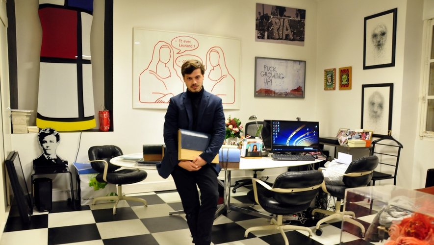 Depuis un an, Hugo Matha s’est installé au cœur de Paris, rue Saint-Honoré, où il partage des bureaux avec trois autres jeunes entrepreneurs.