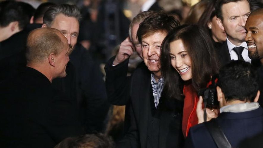 L'ex-Beatles Paul McCartney et Nancy Shellen assistent à la Fashion week à l'Opéra Garnier à Paris le 9 mars 2015
