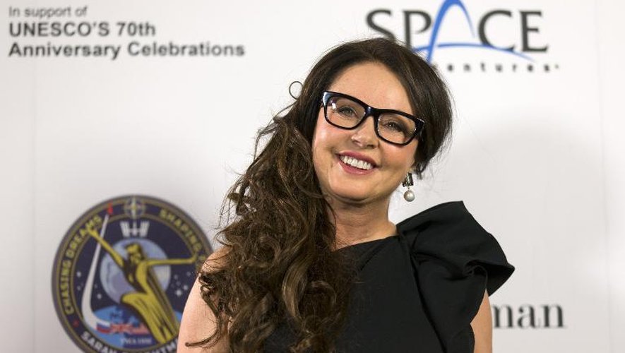 La soprano Sarah Brightman, qui doit devenir la huitième touriste à se rendre à bord de l'ISS, photographiée le 10 mars 2015 à Londres
