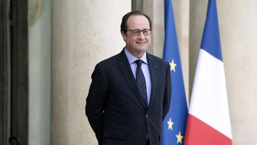 François Hollande a longuement reçu mercredi soir des députés frondeurs autour d'un apéritif à l'Elysée, renouant le dialogue avec ces socialistes récalcitrants à l'approche d'élections départementales hautement périlleuses et en vue de 2017 mais au risque d'irriter les "bons élèves" de sa majorité