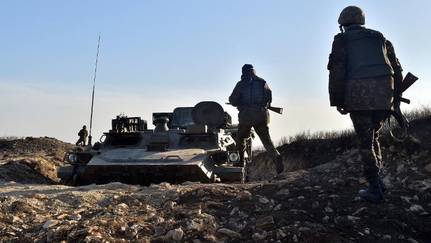 Des soldats ukrainiens sur la ligne de front dans la région de Donetsk, le 11 mars 2015