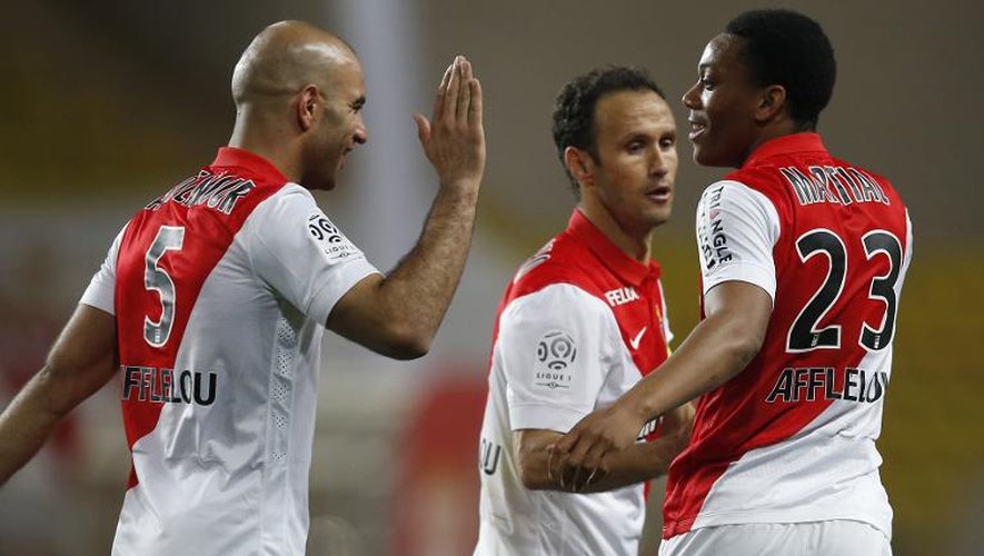 L'attaquant de Monaco Anthony Martial (N.23) félicité par ses coéquipiers après un but inscrit contre Bastia en L1, le 13 mars 2015 à Monaco