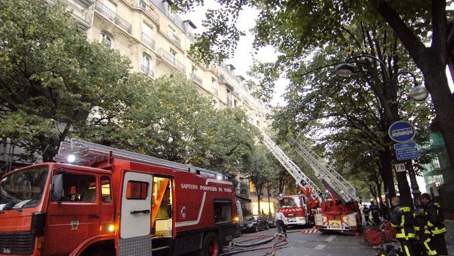 Des pompiers en intervention lors d'un incendie à Paris