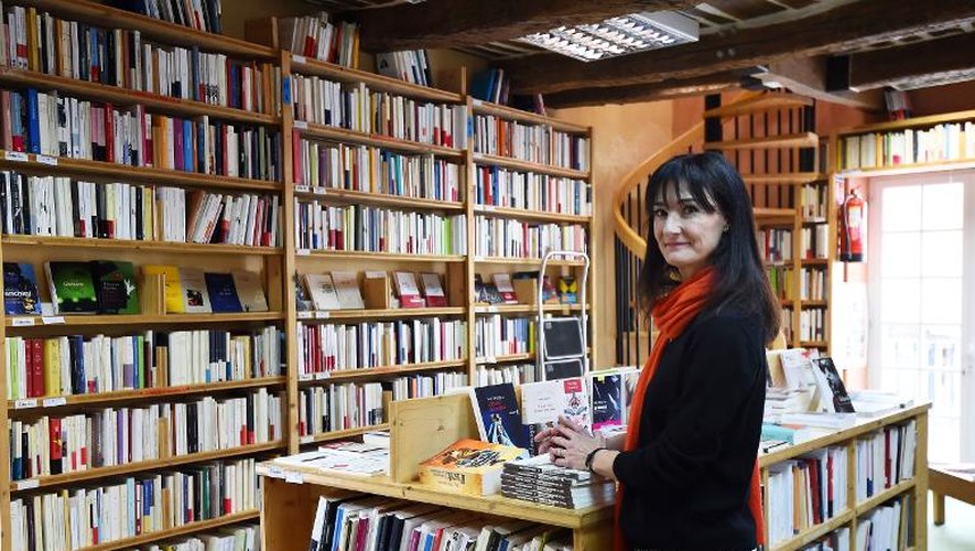 Christine Rey, la nouvelle patronne, le 17 février 2015  dans la librairie "Le Bleuet" à Banon