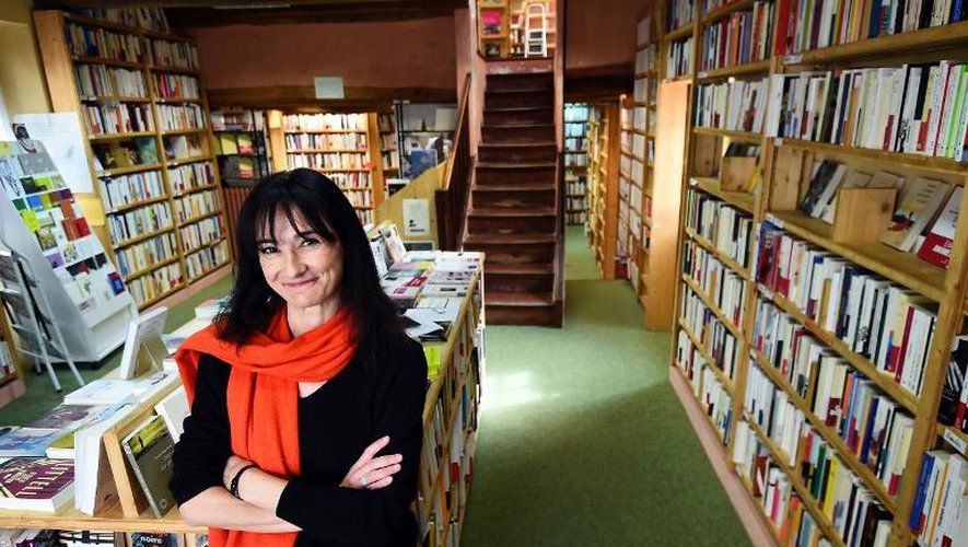Christine Rey, la nouvelle patronne, le 17 février 2015 dans la librairie "Le Bleuet" à Banon