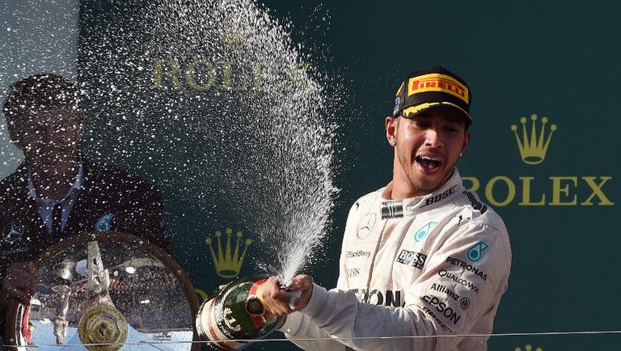 Lewis Hamilton fête sa victoire au GP d'Australie à Melbourne, le 15 mars 2015