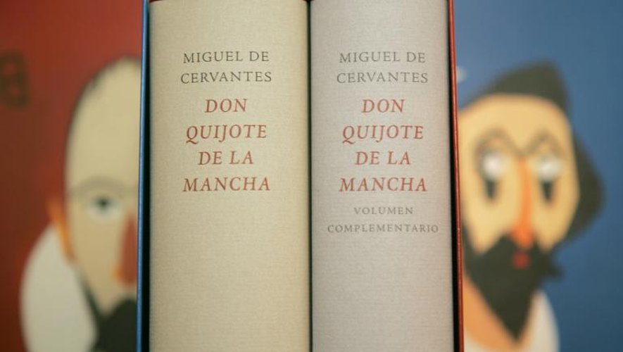 Exemplaire de "Don Quichotte", de Miguel de Cervantès, exposé dans une librairie de Madrid le 18 octobre 2004, dans une nouvelle édition publiée lors du 400e anniversaire de la parution du roman