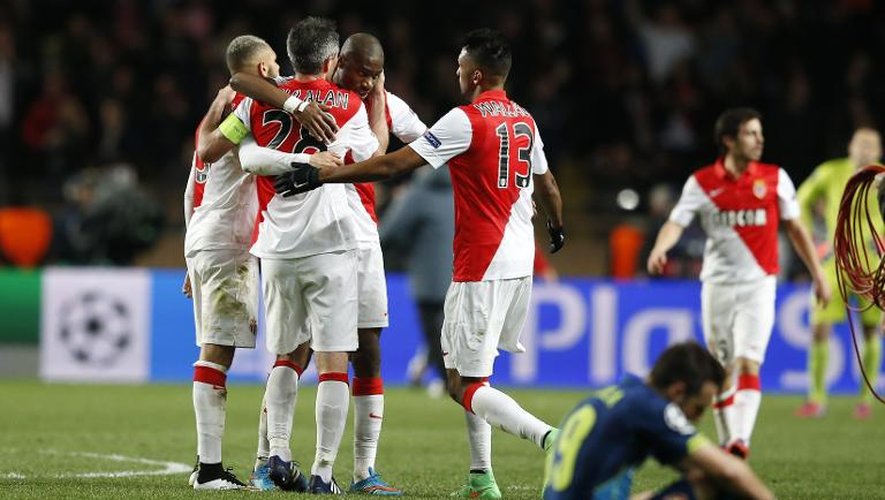Les Monégasques se congratulent à l'issue de leur qualification pour les quarts de finale de la Ligue des champions face à Arsenal, le 17 mars 2015 à Monaco