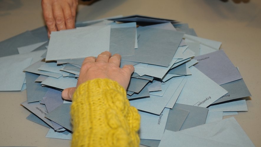 L' abstention s'annonce élevée au premier tour des élections départementales le 22 mars, avec un taux estimé à 57% par une enquête de l'Ifop.