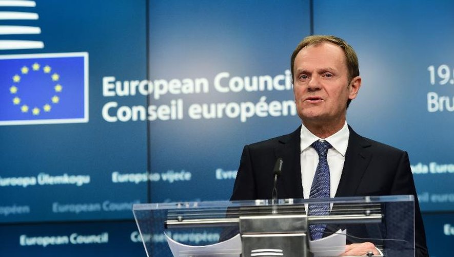 Donald Tusk, président du Conseil européen,   répond aux questions des journalistes, en lever de rideau du sommet à Bruxelles, le 19 mars 2015